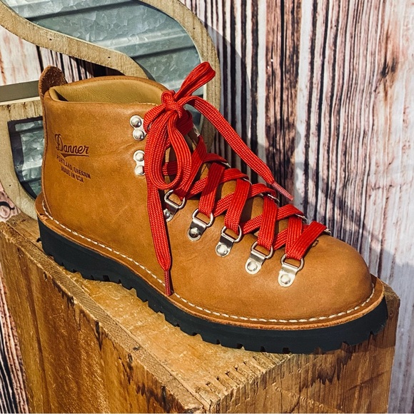 Danner Mountain Light Cascade Boots - Picture 3 of 12